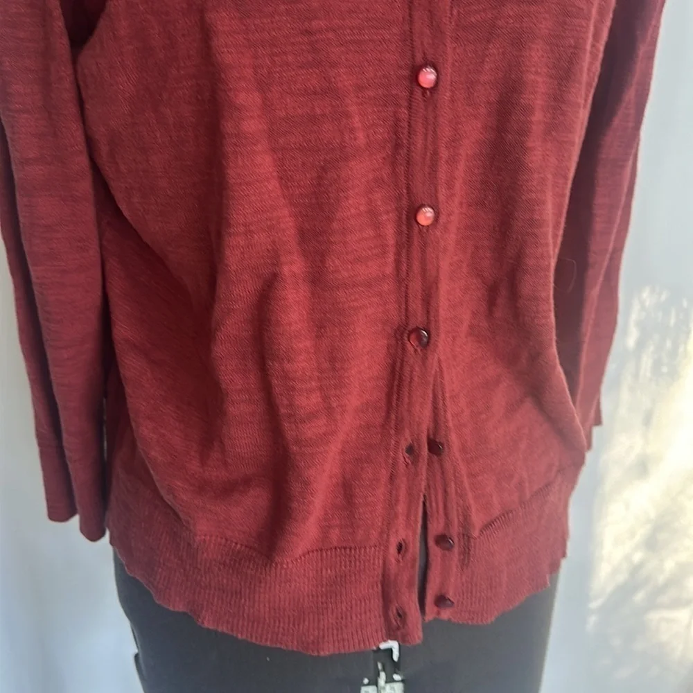 cable & gauge sweater burgundy rayon sweater size Large button up_4